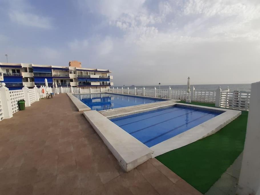Cosy Flat With A Large Terrace Facing The Sea Apartment La Manga Bagian luar foto