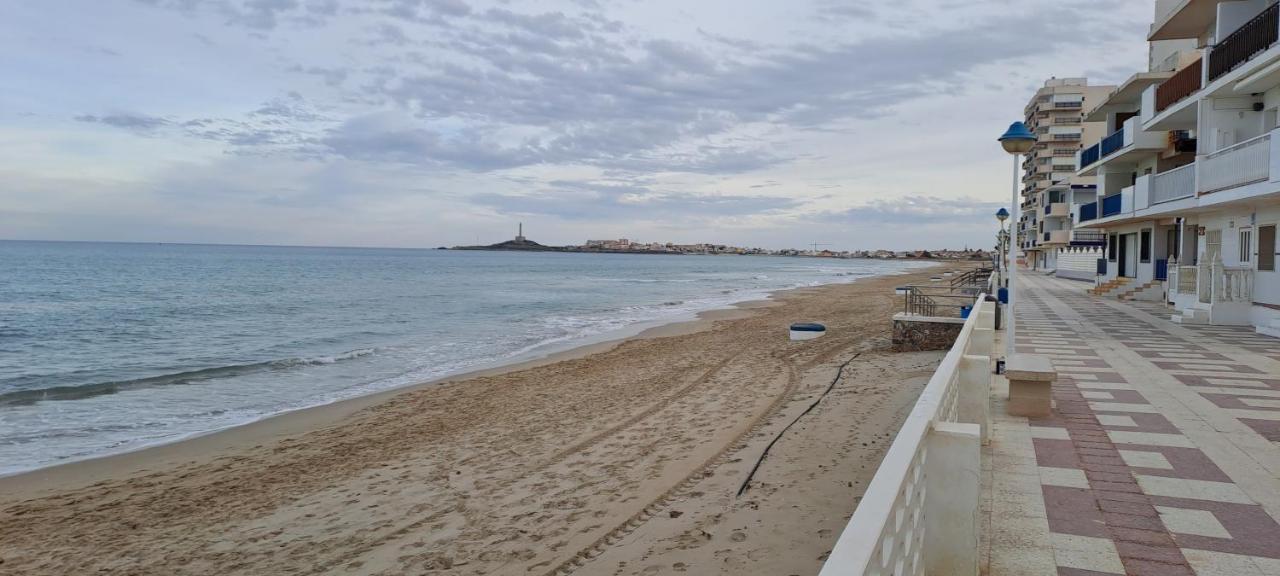 Cosy Flat With A Large Terrace Facing The Sea Apartment La Manga Bagian luar foto
